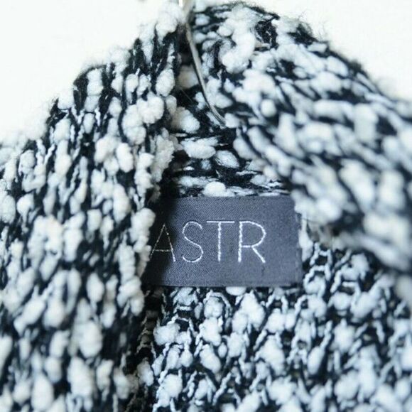 ASTR Black & White Knit Chunky Cardigan - Picture 4 of 5